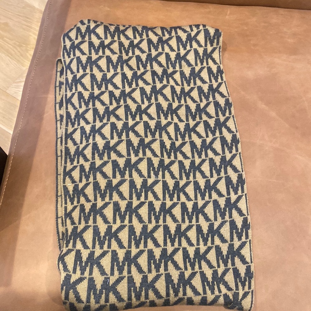 Michael  -Michael Kors collection wrap around monogram scarf